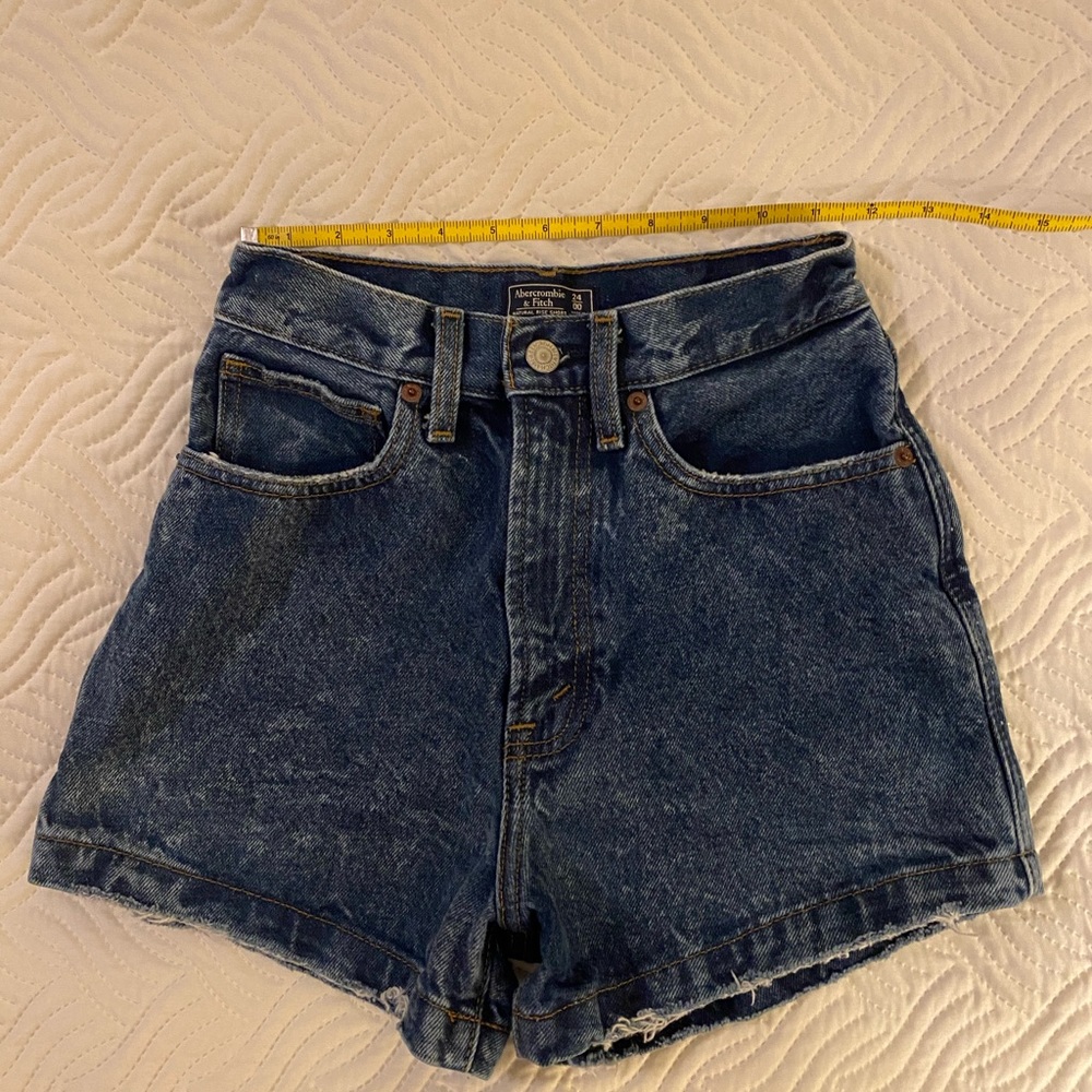 NWOT Abercrombie high waist jean shorts 24